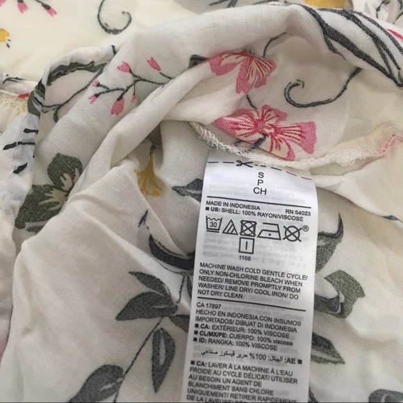 ⚡3 for $20⚡Floral Tank with Tie Detail - Picture 3 of 3